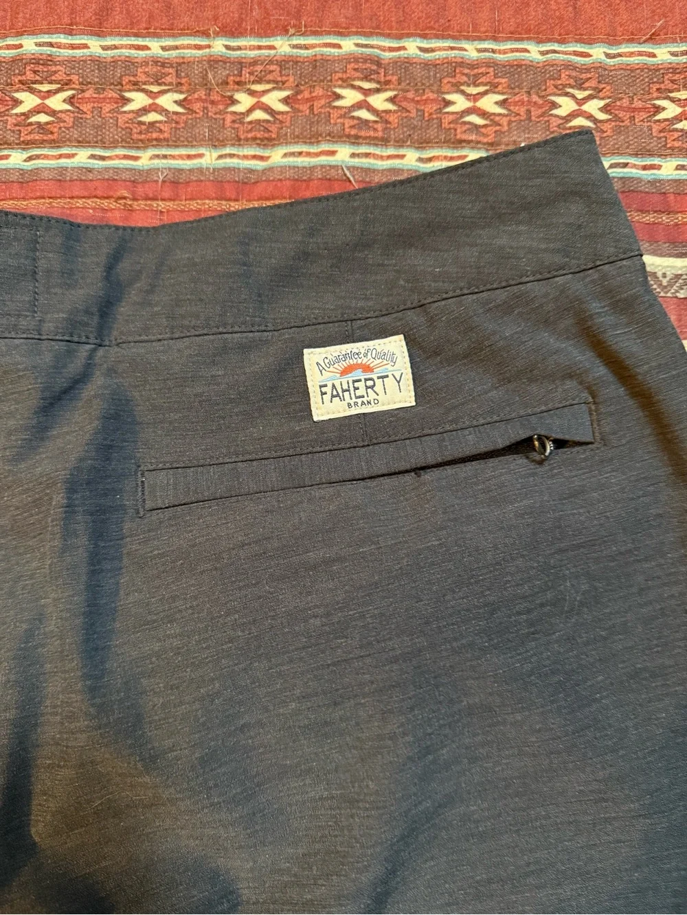 Faherty Men's gray Flat-Front Performance Shorts size 33